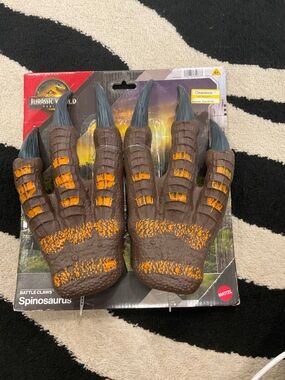 Mattel Jurassic World Spinosaurus Claw Gloves - Brown & Orange with Black Nails